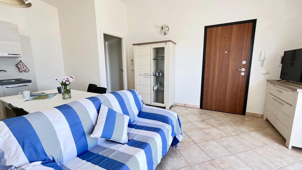 Ferienwohnung Attici Con Terrazzo Vista Mare Calasetta Exterior foto