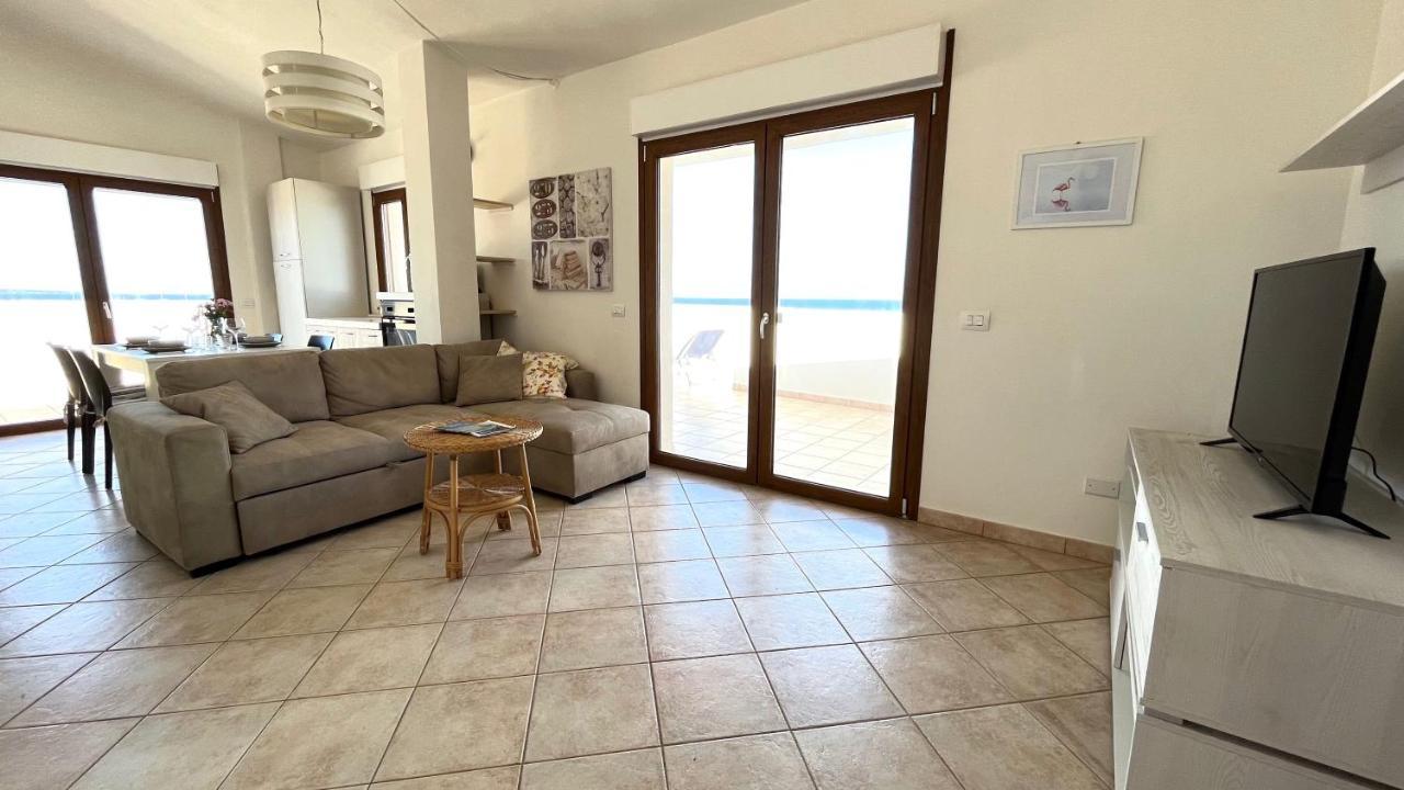 Ferienwohnung Attici Con Terrazzo Vista Mare Calasetta Exterior foto