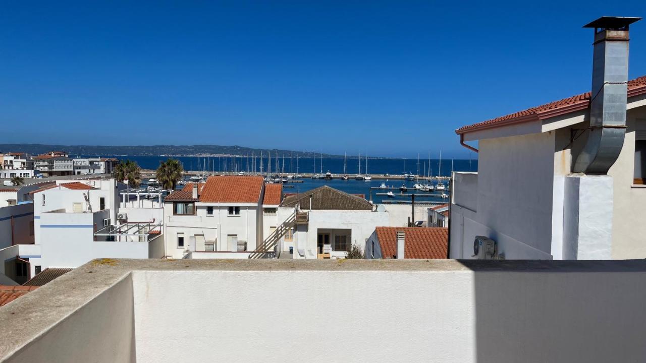 Ferienwohnung Attici Con Terrazzo Vista Mare Calasetta Exterior foto